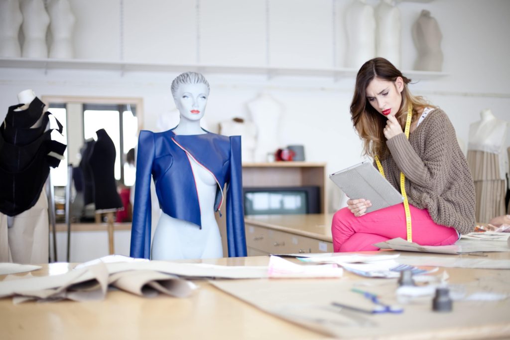 How Fashion Designers Per Month Salary Decided - UID Surat